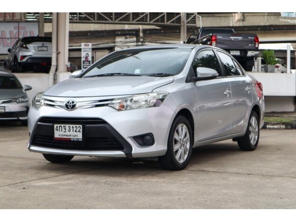 โตโยต้าชัวร์  Vios 1.5 E A/T ปี 2015 ฟรีดาวน์ เจ้าของมือเดียว ผ่อนเดือนละ 5,xxx บาท